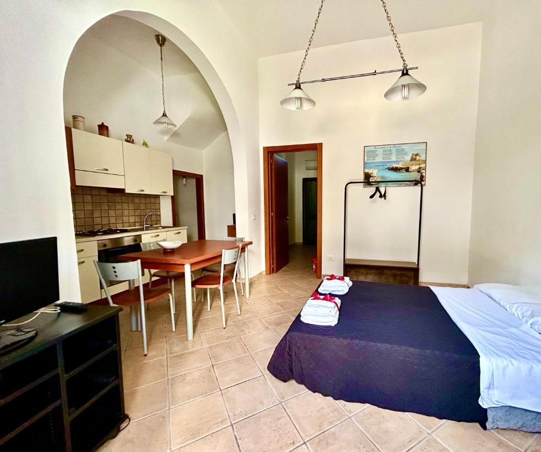 Suite Le Due Sorelle Torre dell'Orso Extérieur photo